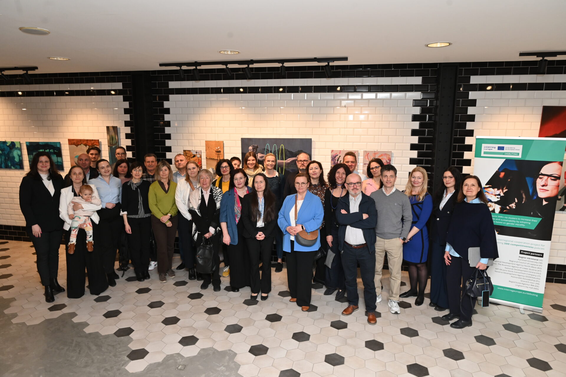 Spotkanie partnerów projektu DEBUTING w Budapeszcie – wspólne działania na rzecz inkluzywnej gospodarki