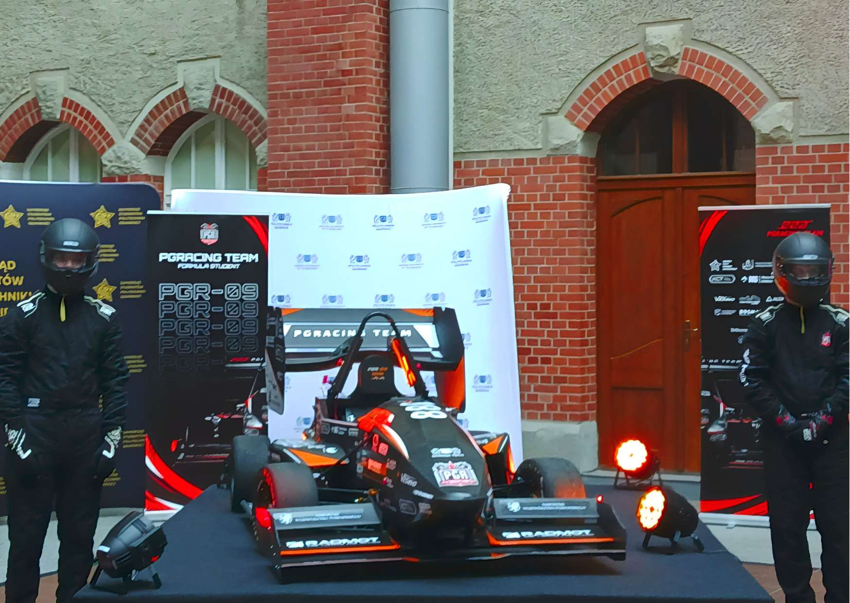 PGR-09 gotowy do startu. Nowy bolid studentów Politechniki Gdańskiej zaprezentowany przed sezonem Formula Student